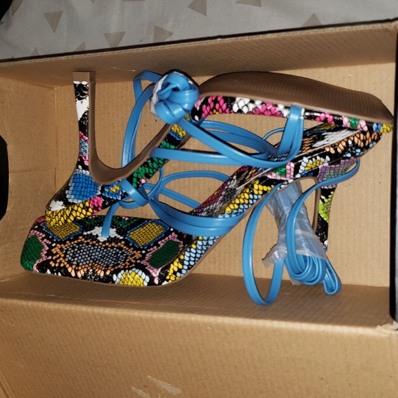 New! Tie up Blue heels size 9 - Picture 5 of 7